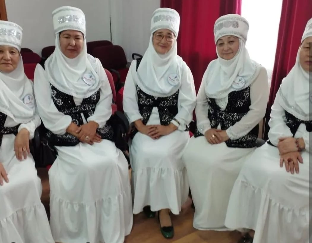 Дәстүрінің бал қаймағы әжелер